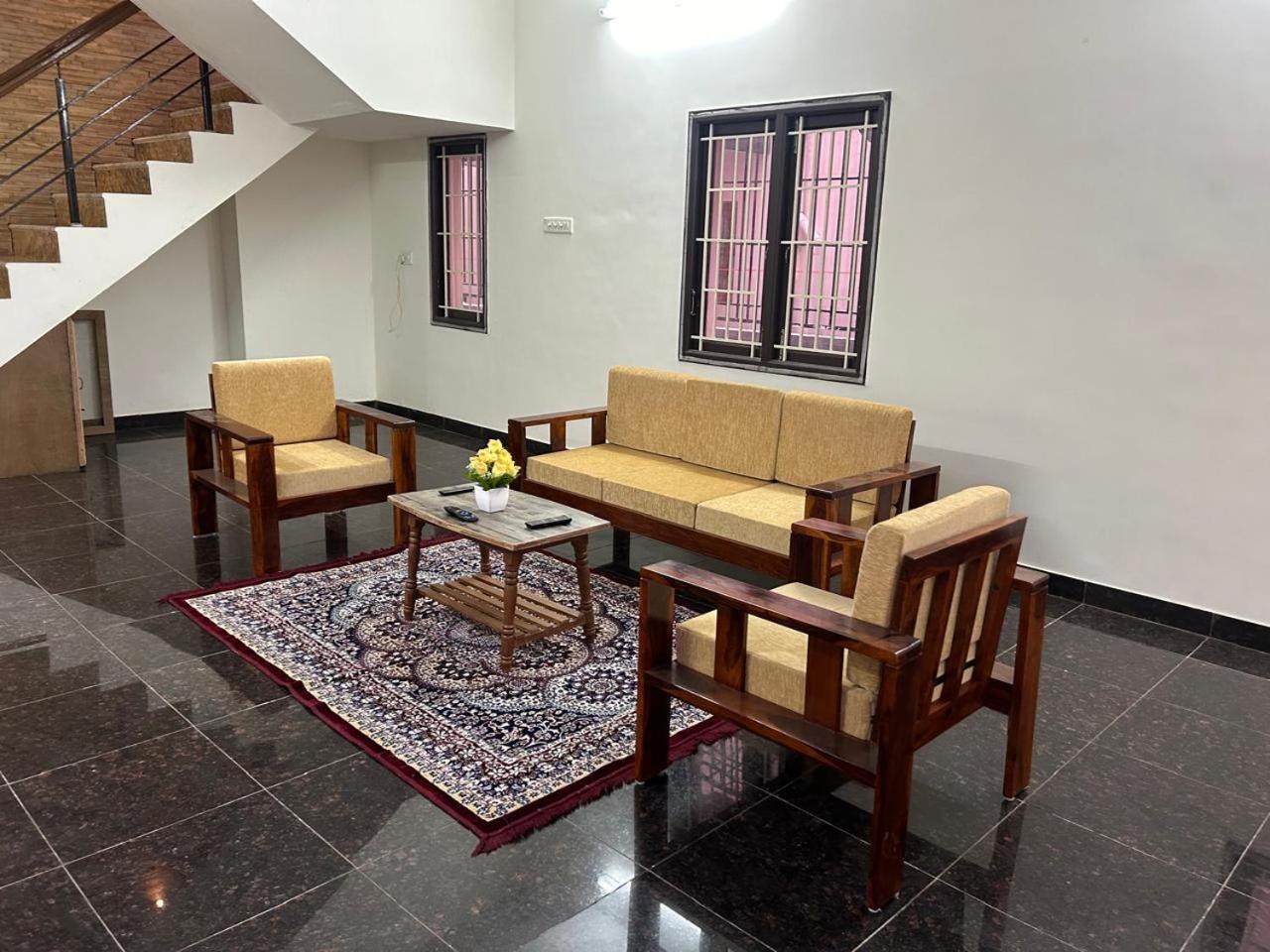 Plushstays Service Holiday home *